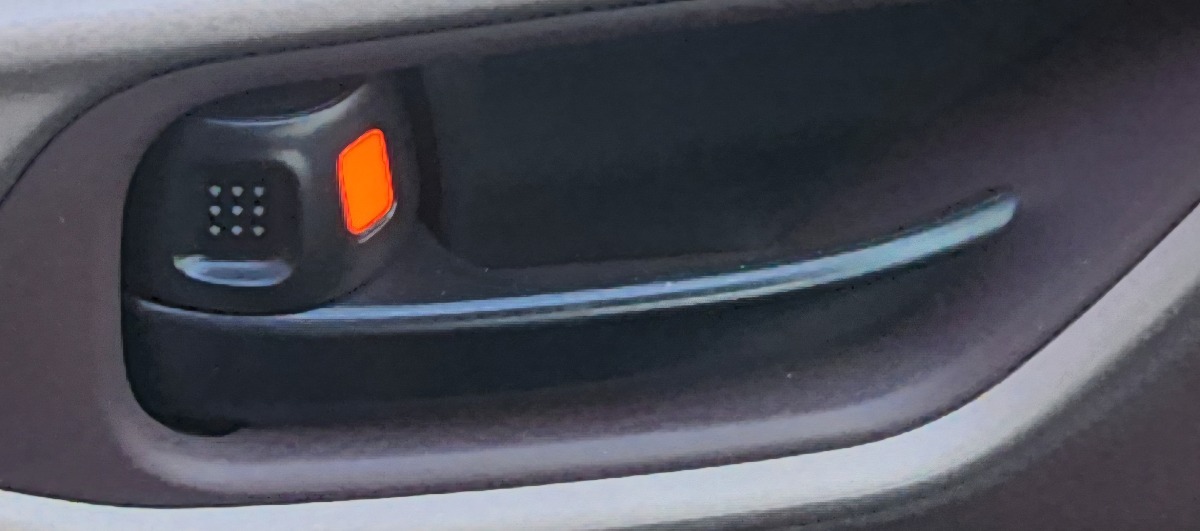 FRONX LEFT FRONT INNER HANDLE
