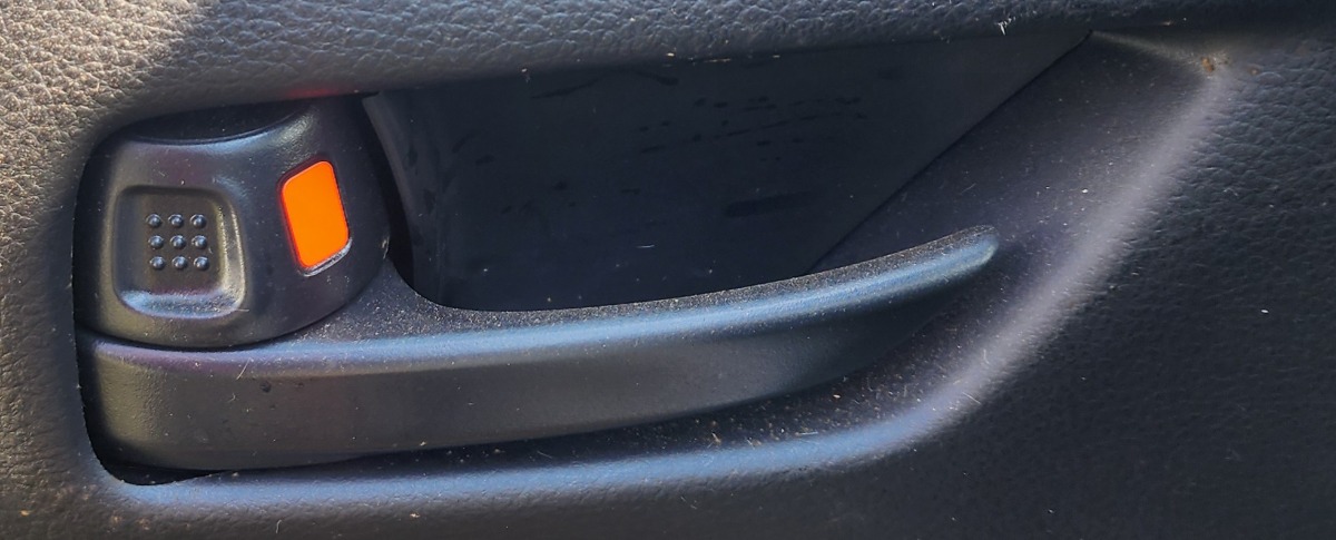 FRONX LEFT REAR INNER HANDLE