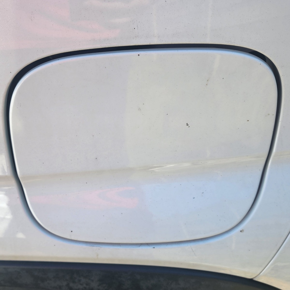 FRONX FUEL FLAP