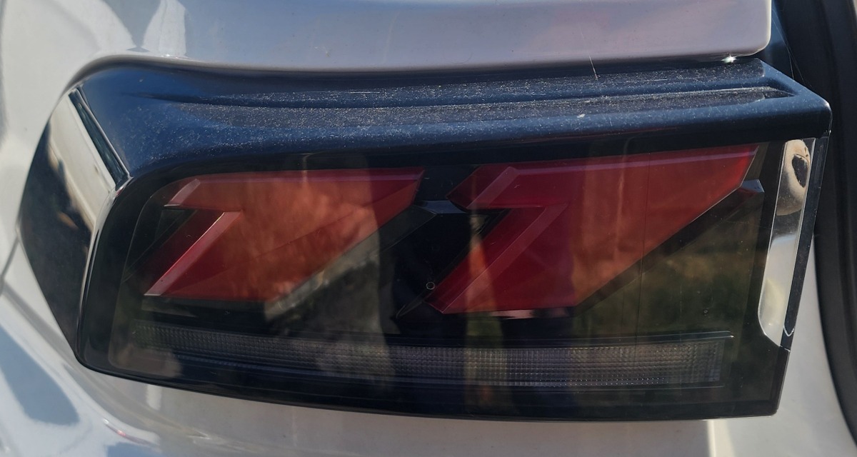 FRONX LEFT TAILLIGHT
