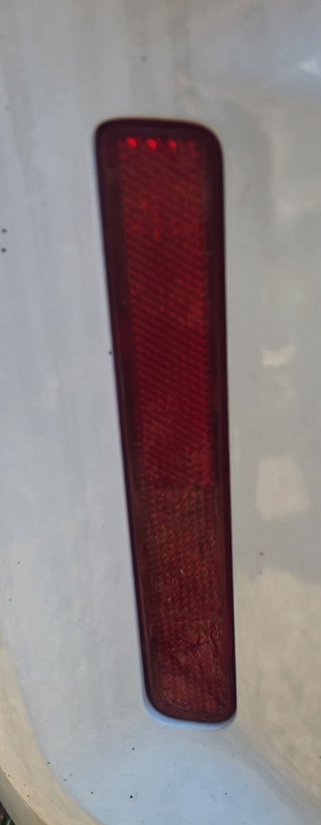 FRONX LEFT REAR REFLECTOR