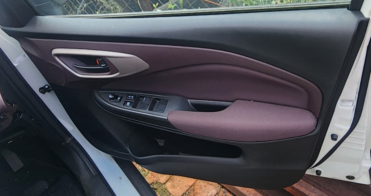 FRONX RIGHT DOOR PANEL