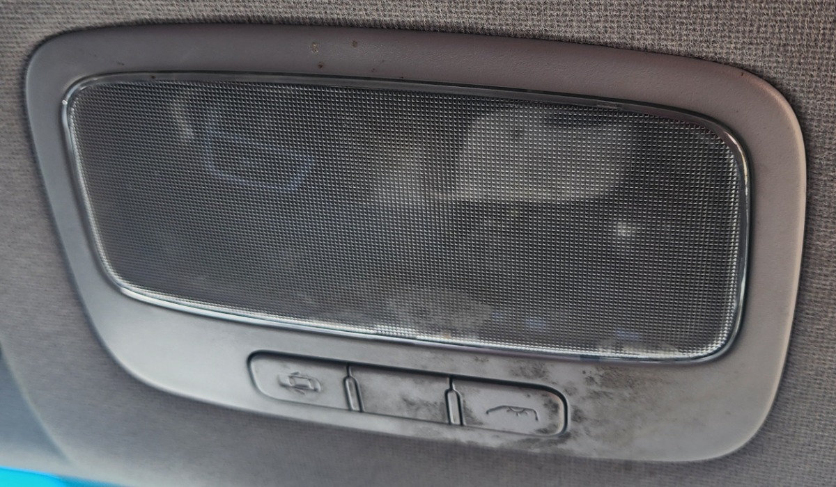 H1 FRONT DOME LIGHT