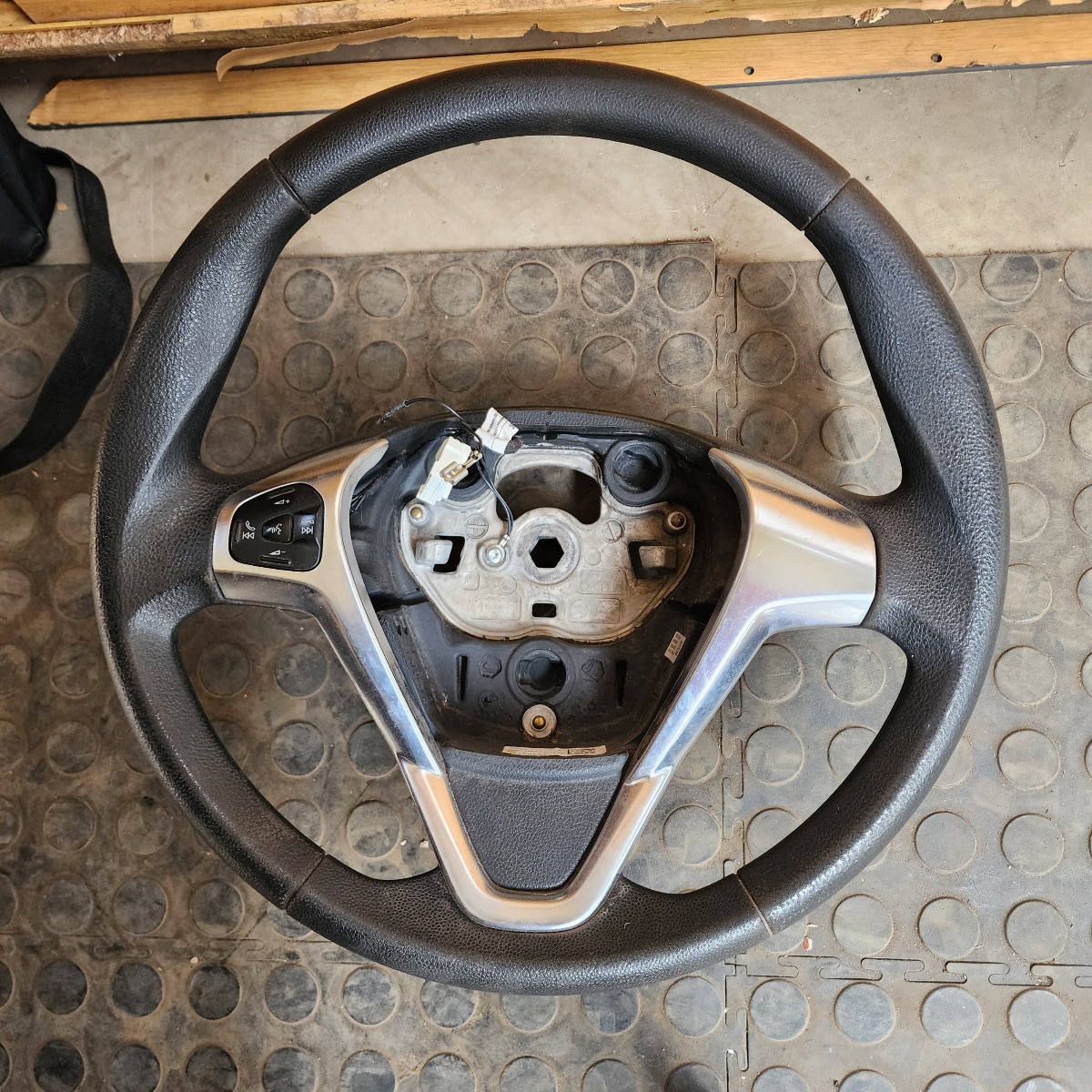 FIESTA ECOBOOST STEERING WHEEL
