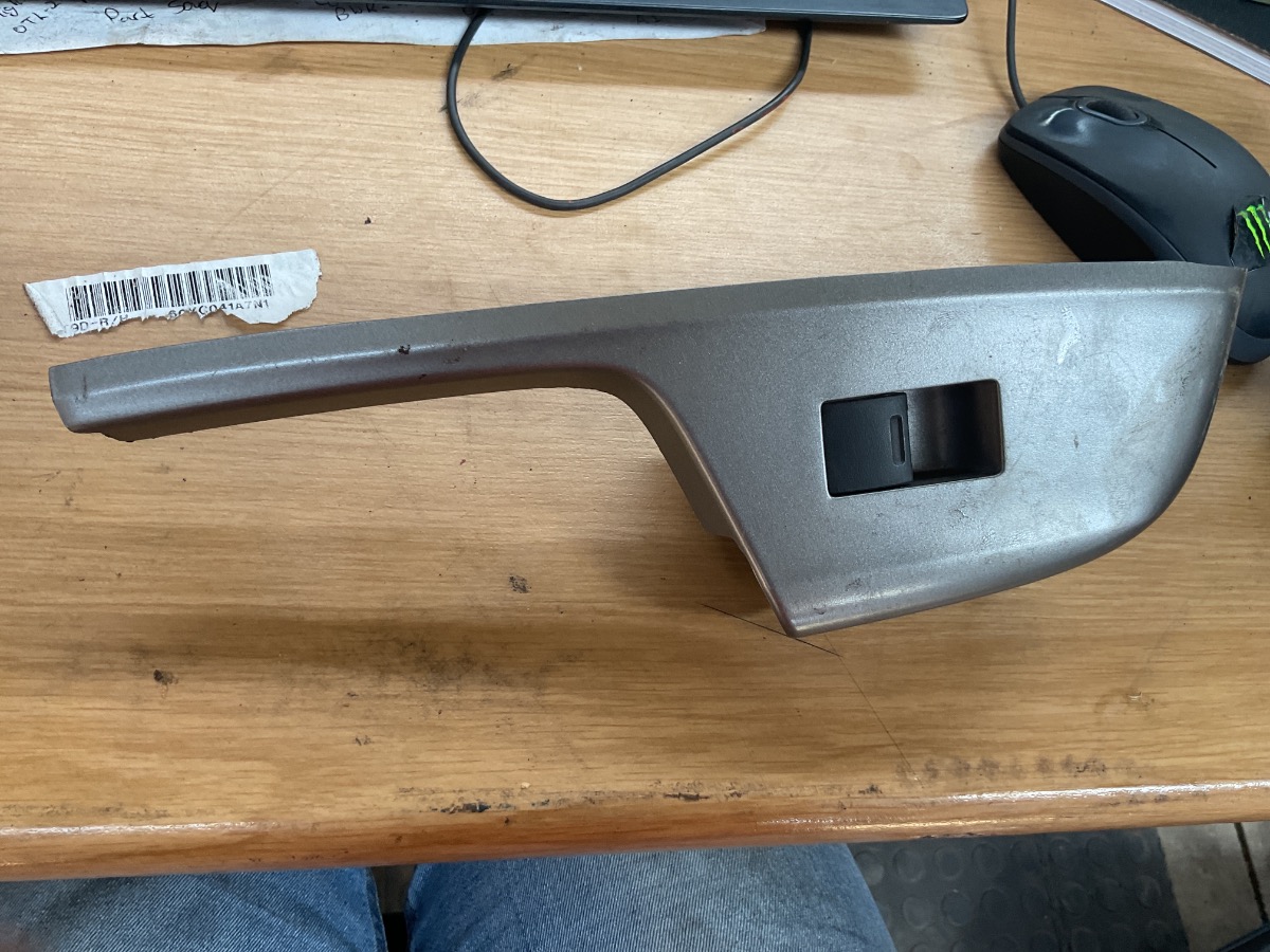 BALLADE PASSENGER DOOR WINDOW SWITCH