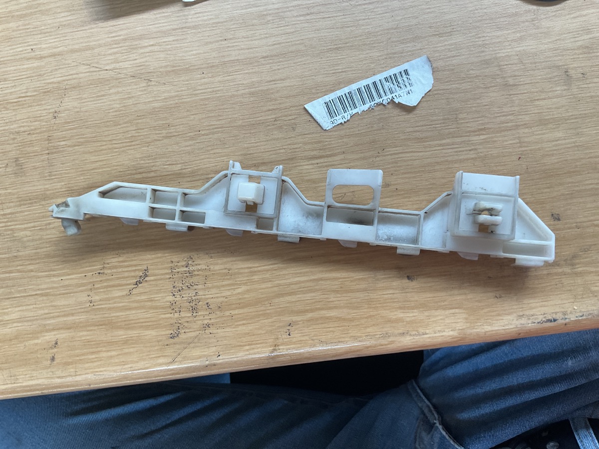 BALLADE BUMPER BRACKET