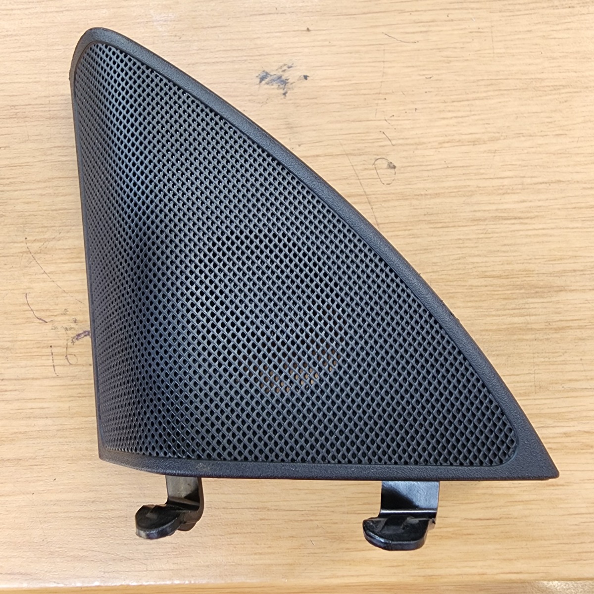 W205 LEFT FRONT DOOR INNER COVER