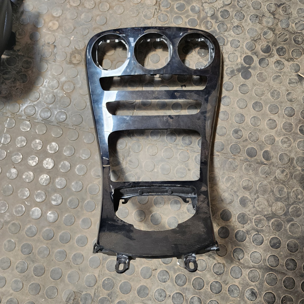 W205 CENTRE DASH FACIA