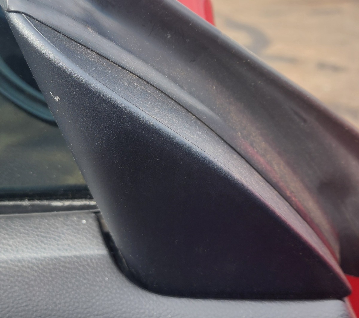 E81 LEFT INNER MIRROR COVER