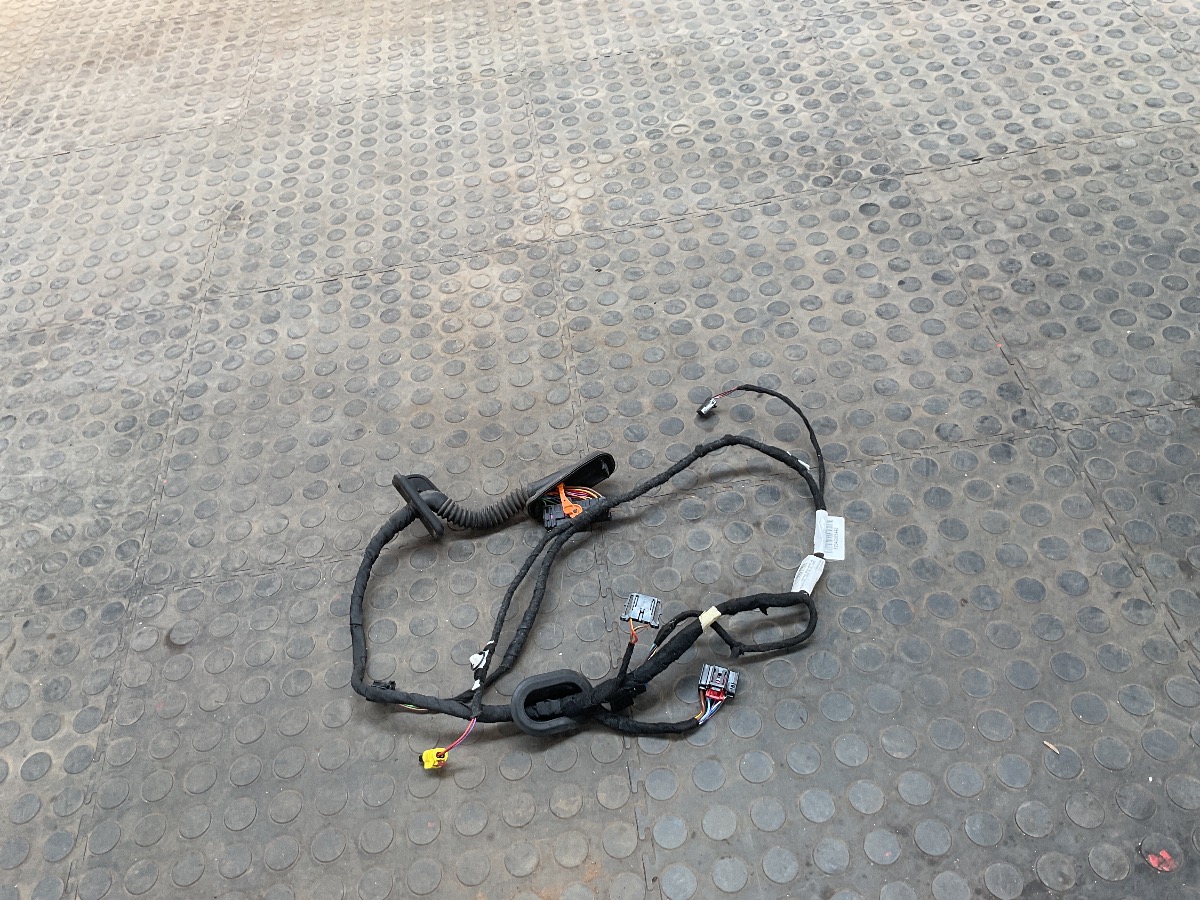 T CROSS FRONT LEFT DOOR WIRING LOOM