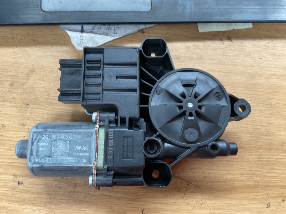 Volkswagen T-Cross Electric Window Lift Front Left