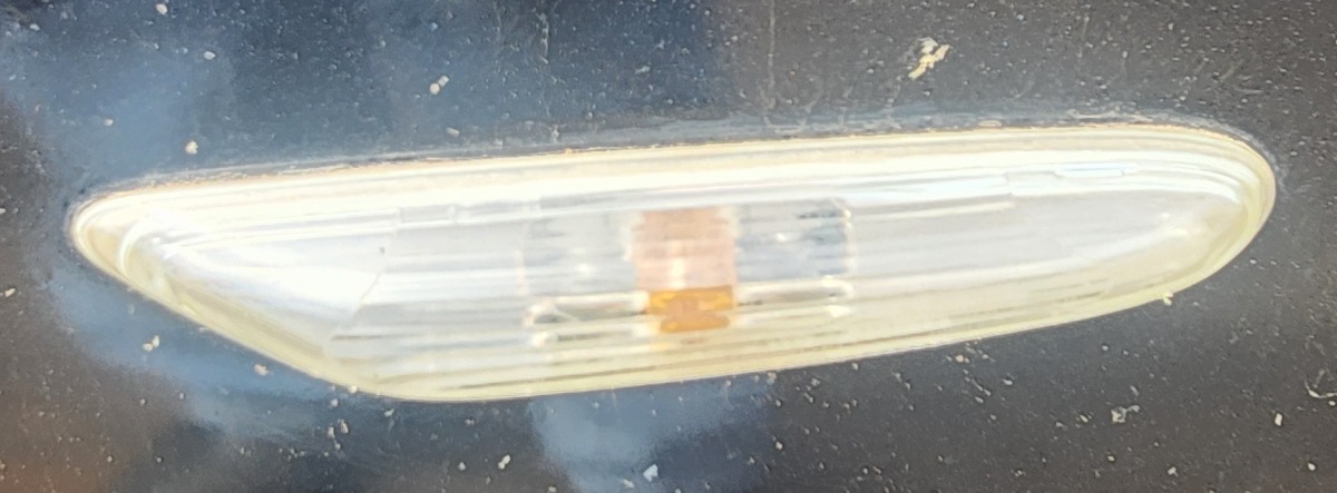 E90 LEFT MARKER LAMP
