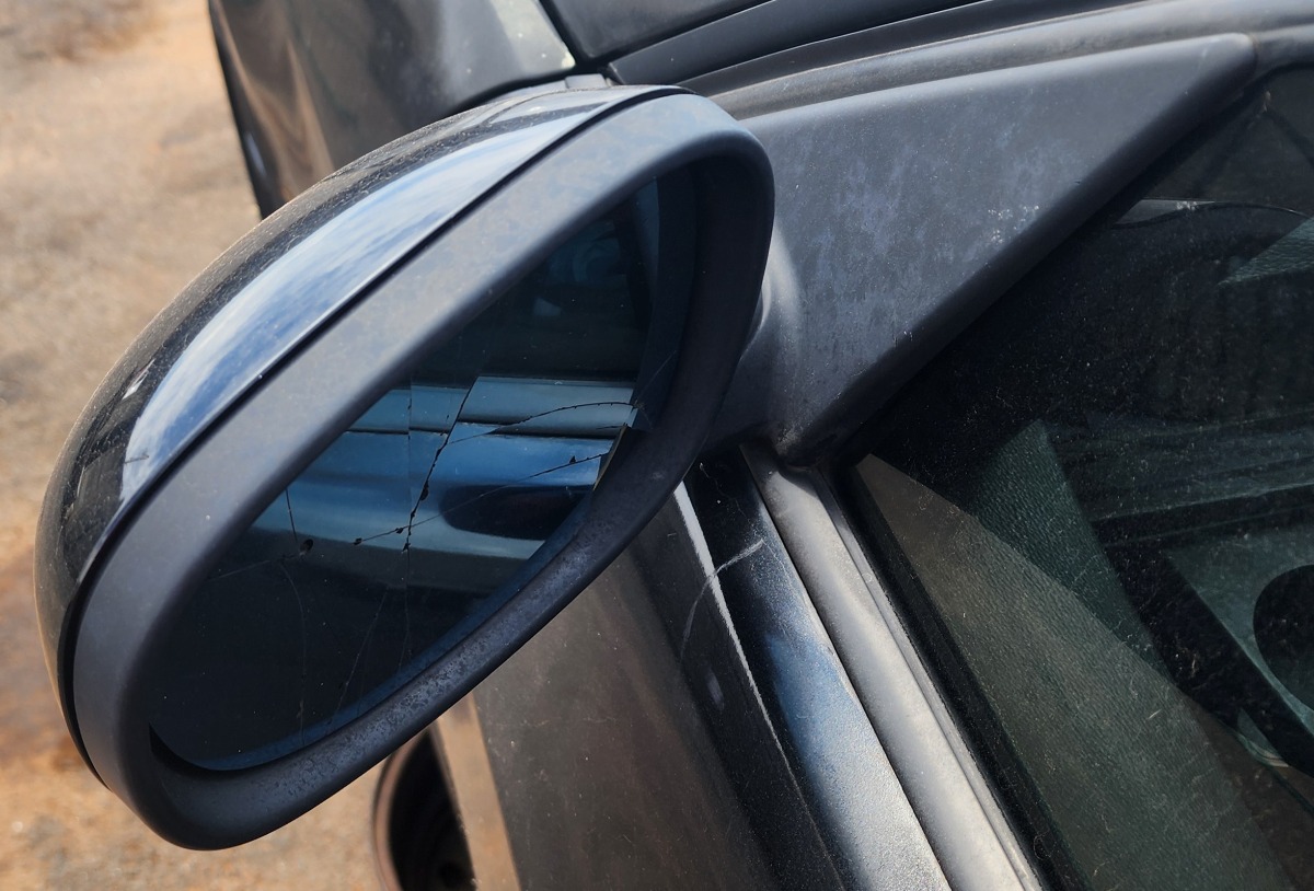 E90 LEFT DOOR MIRROR