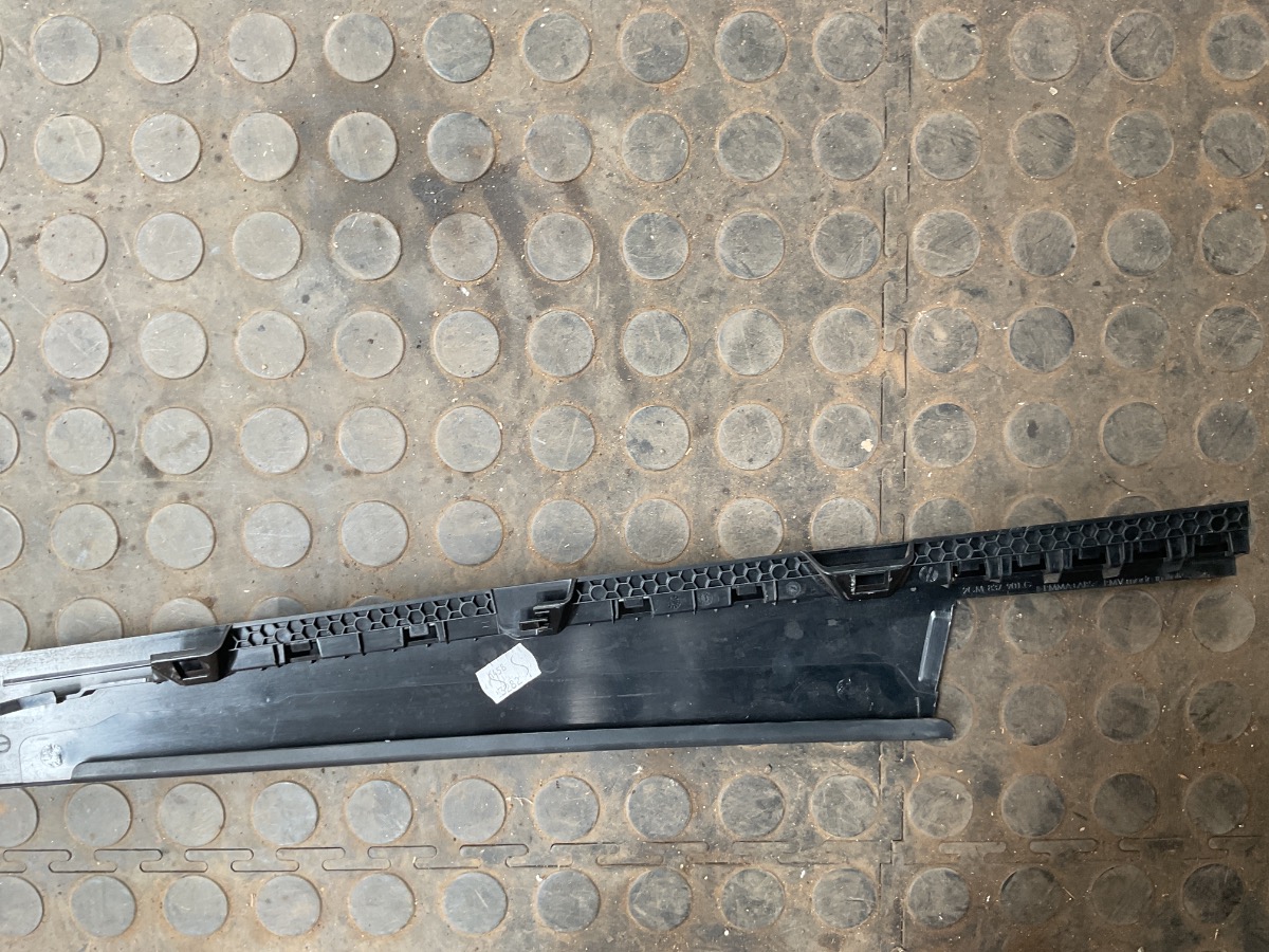 T CROSS FRONT LEFT COVER