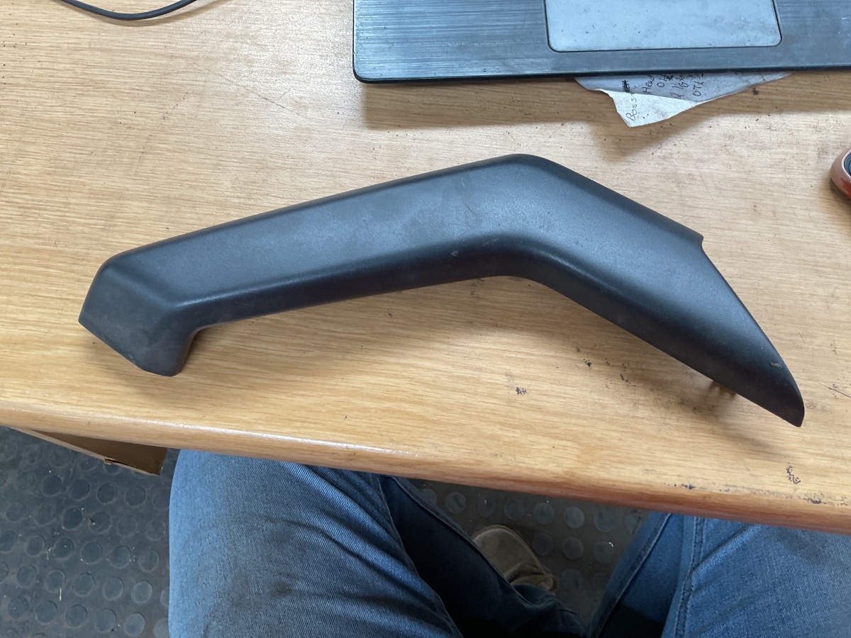 T CROSS FRONT LEFT DOOR PANEL