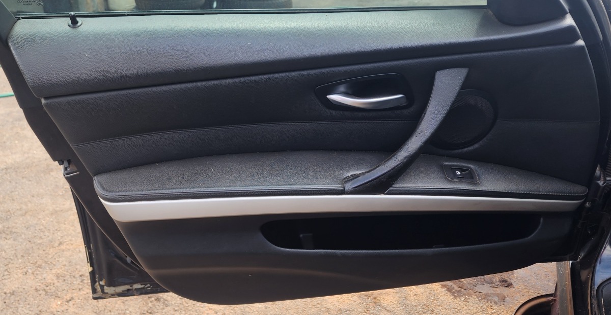E90 LEFT FRONT DOOR PANEL