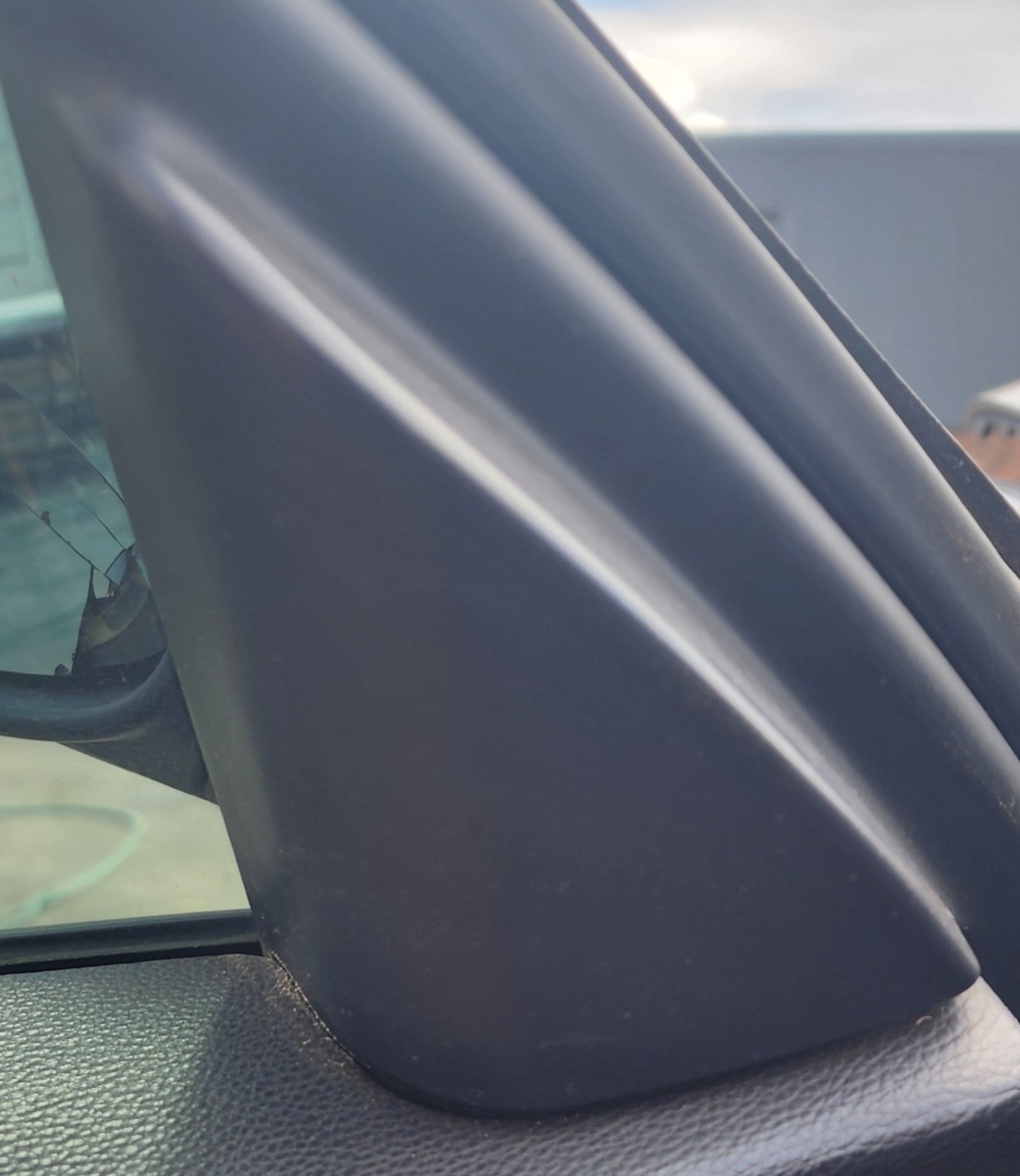 E90 LEFT FRONT INNER MIRROR COVER