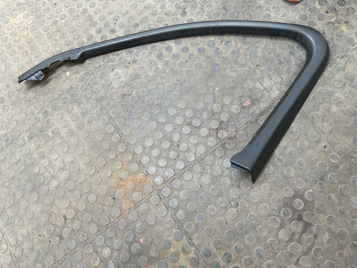 C43 window frame cover strip