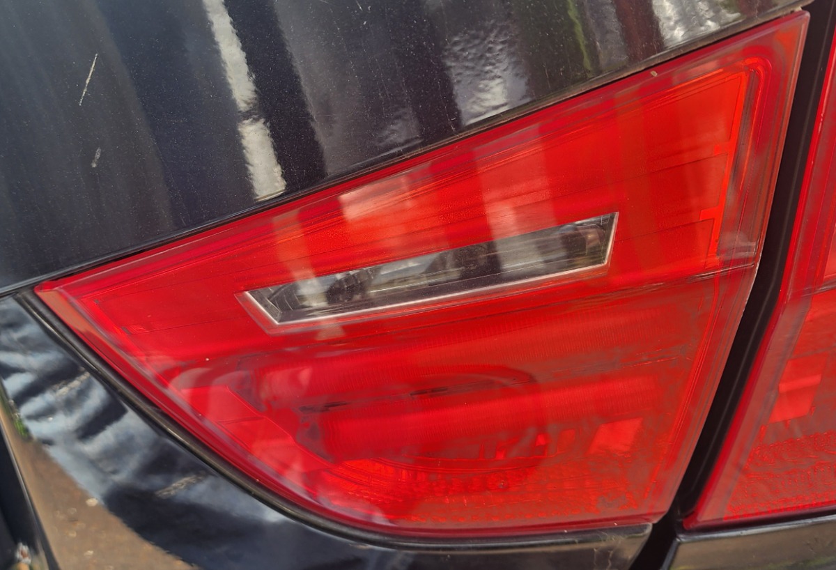E90 RIGHT INNER TAILLIGHT