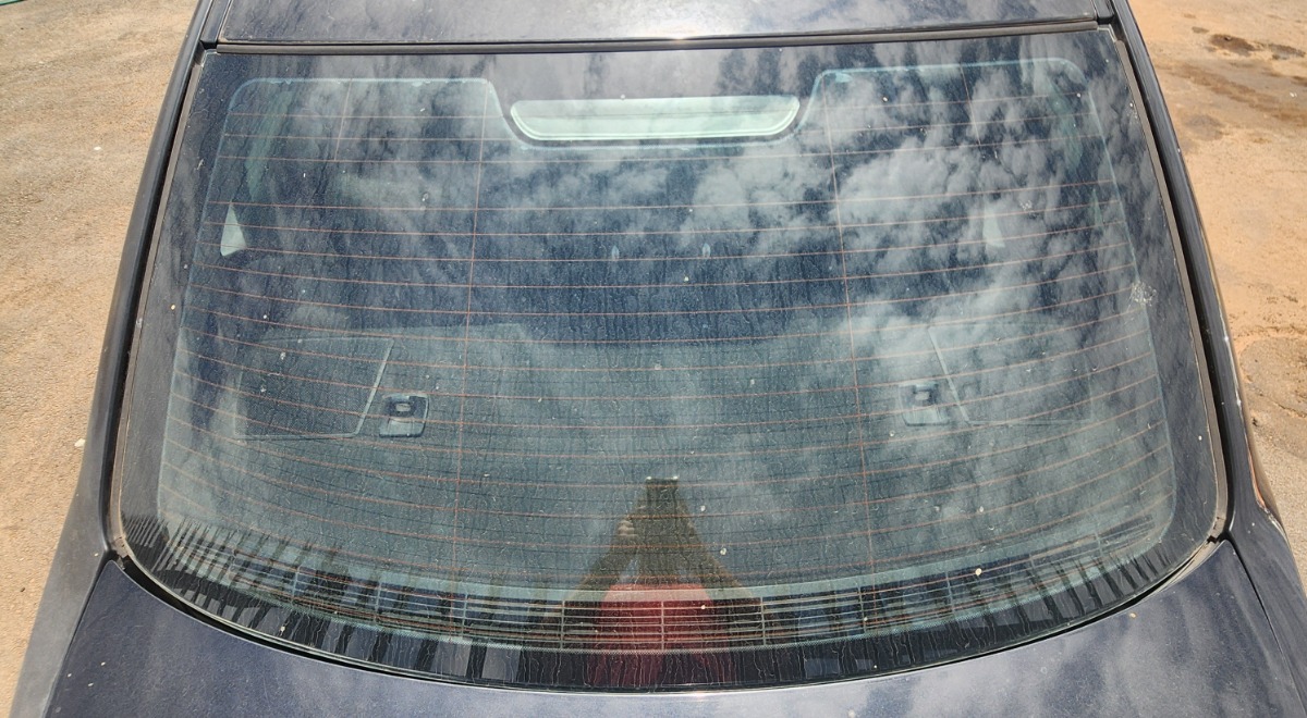 E90 TAILGATE GLASS