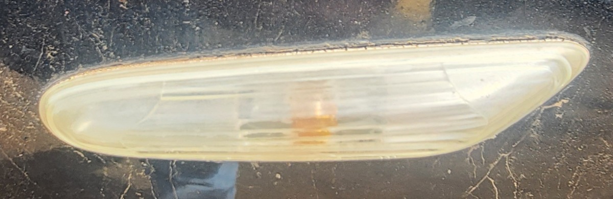 E90 RIGHT MARKER LAMP