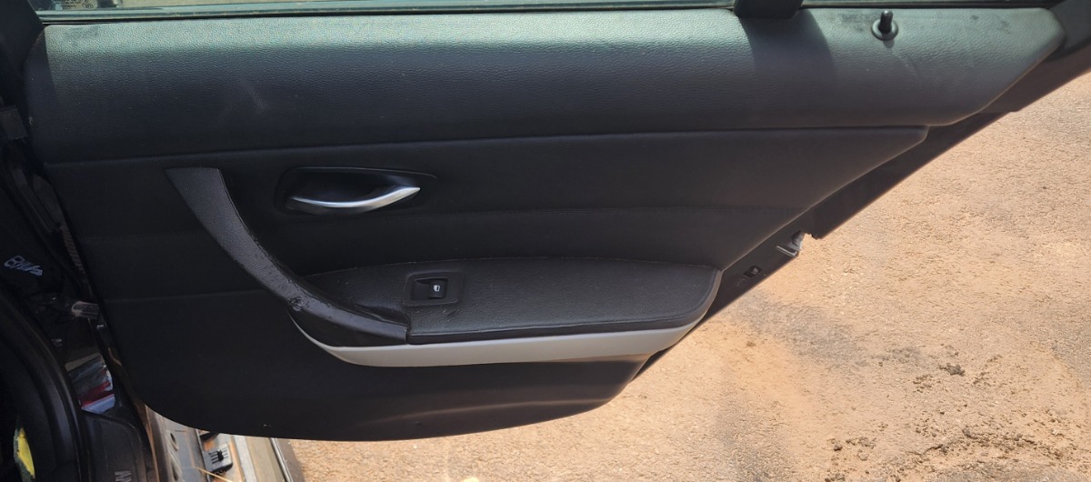 E90 RIGHT REAR DOOR PANEL