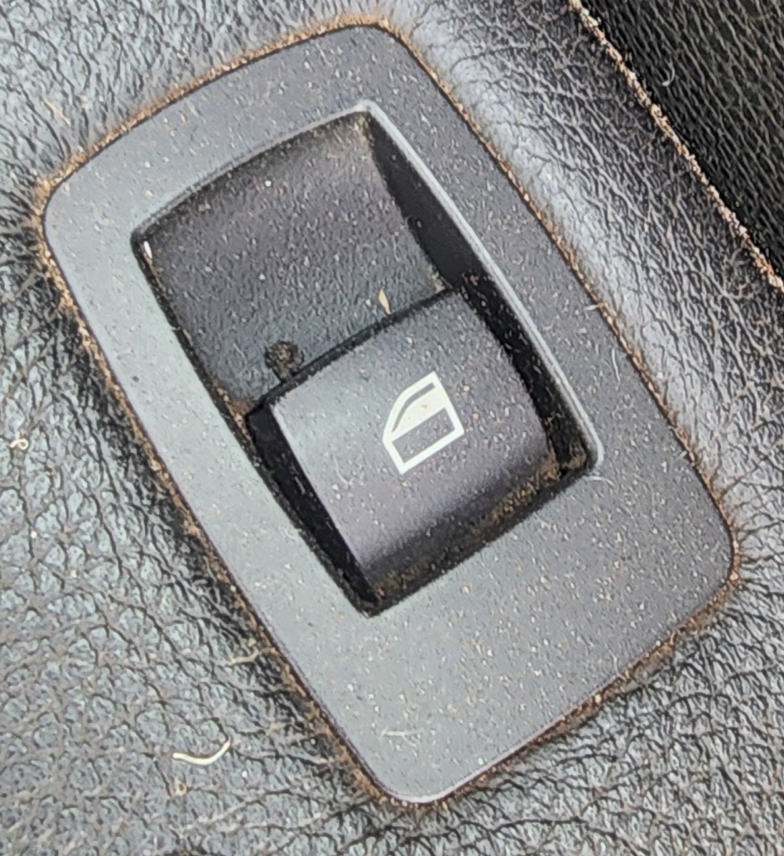 E90 RIGHT REAR WINDOW SWITCH