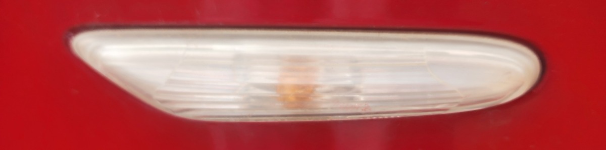 E81 RIGHT MARKER LAMP