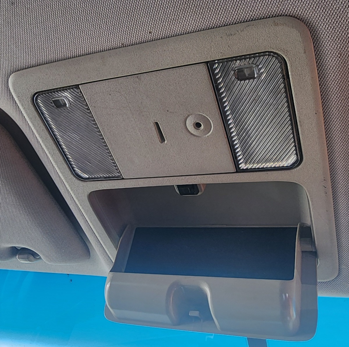 TIIDA FRONT DOME LIGHT
