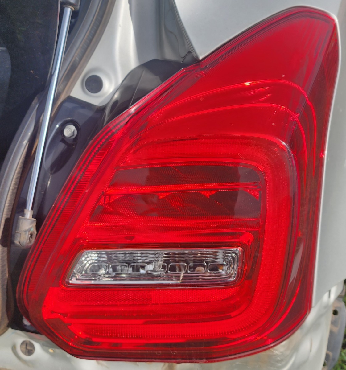 SWIFT RIGHT TAILLAMP