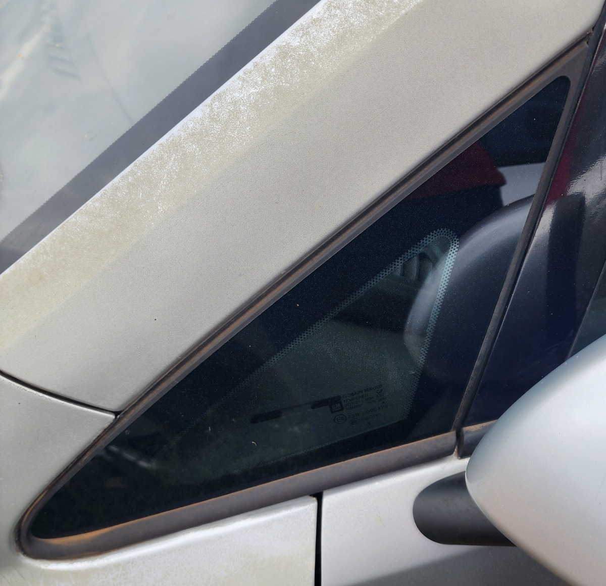 CORSA D LEFT FRONT QUARTER VENT