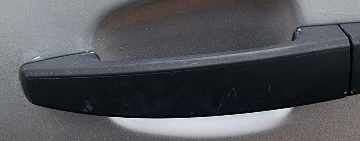 CORSA D LEFT FRONT HANDLE OUTER