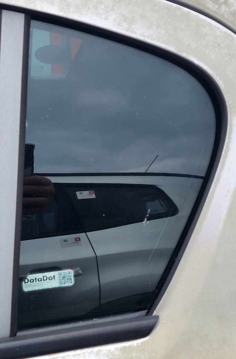 CORSA D LEFT REAR QUARTER VENT