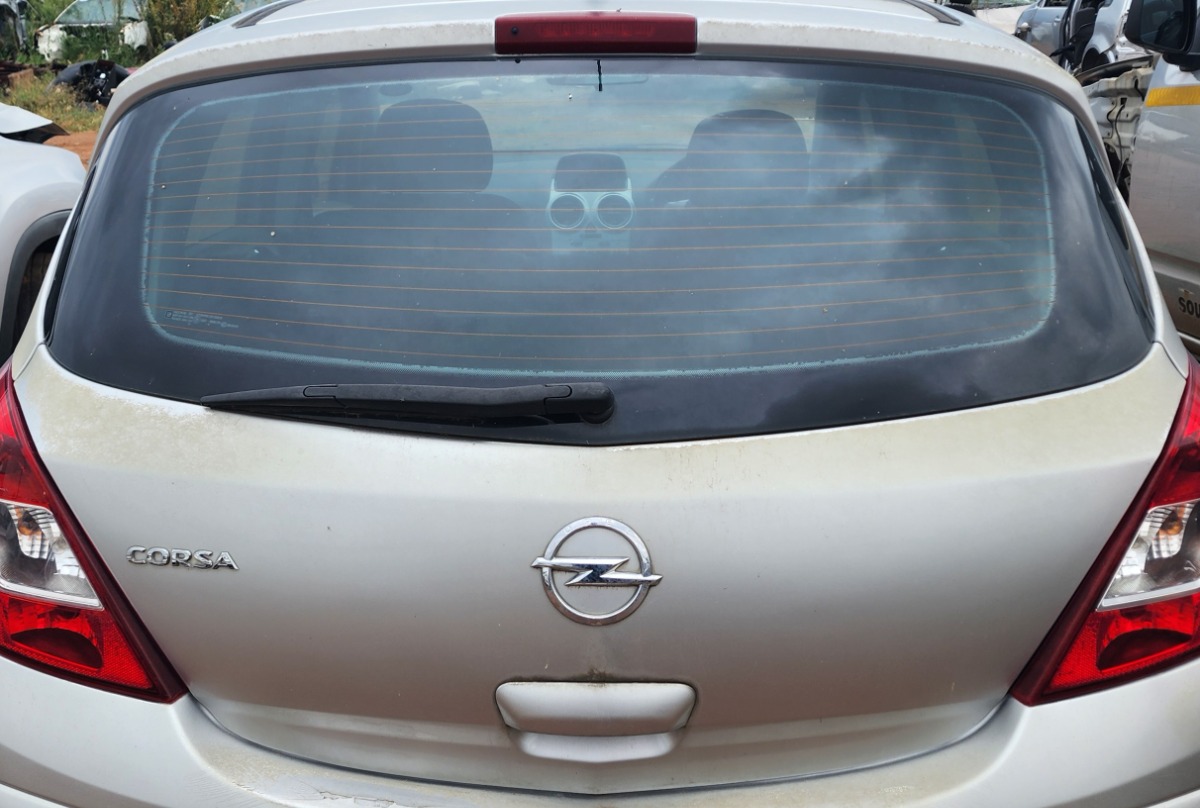 CORSA D TAILGATE (SHELL)