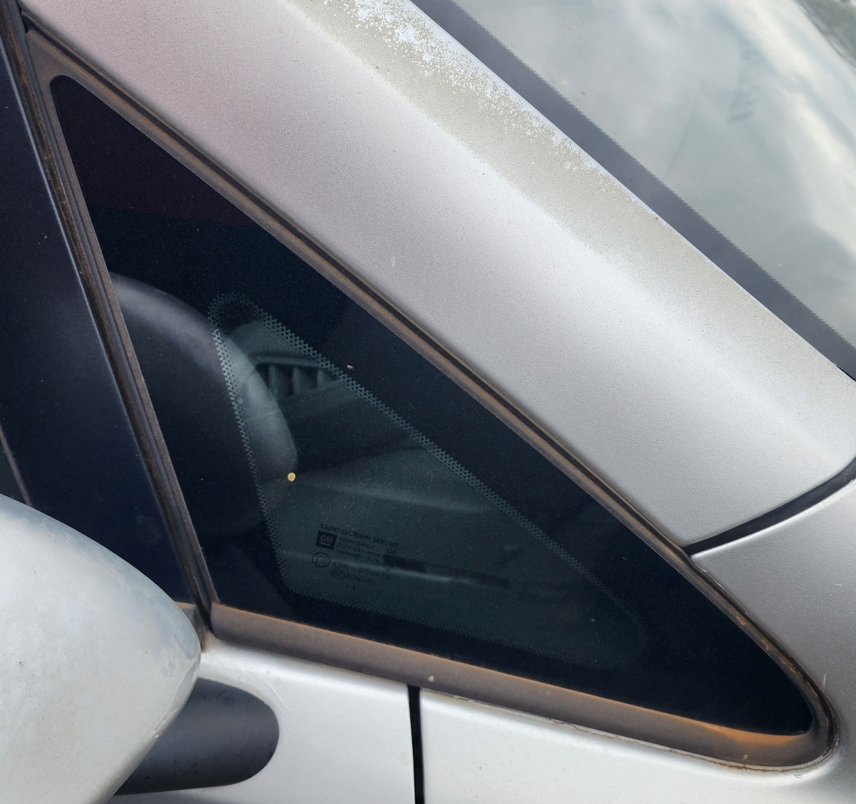 CORSA D RIGHT FRONT QUARTER VENT
