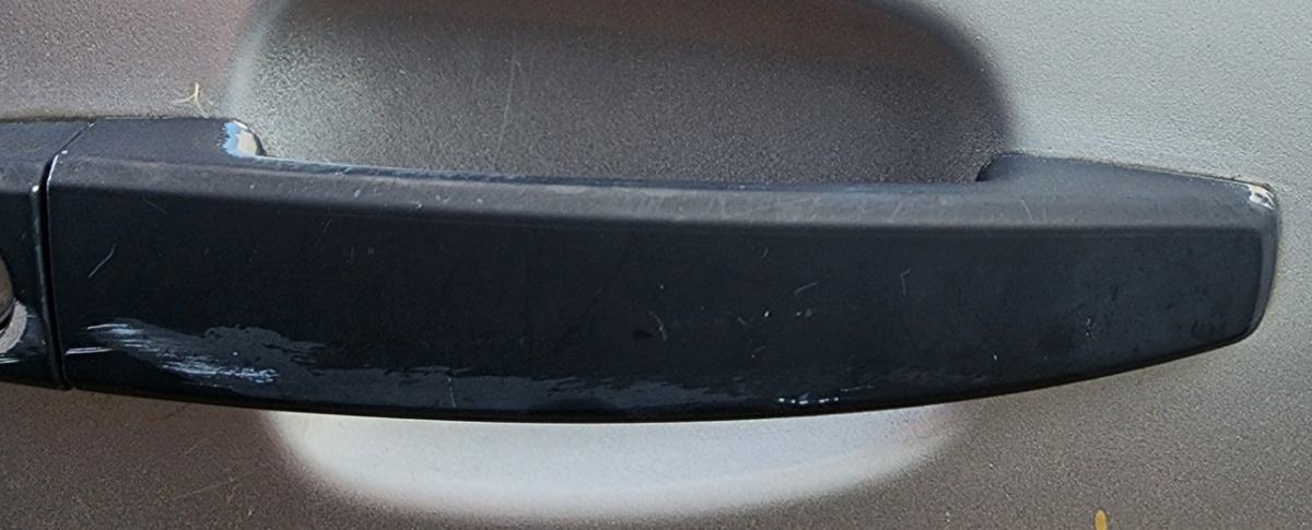 CORSA D RIGHT FRONT HANDLE