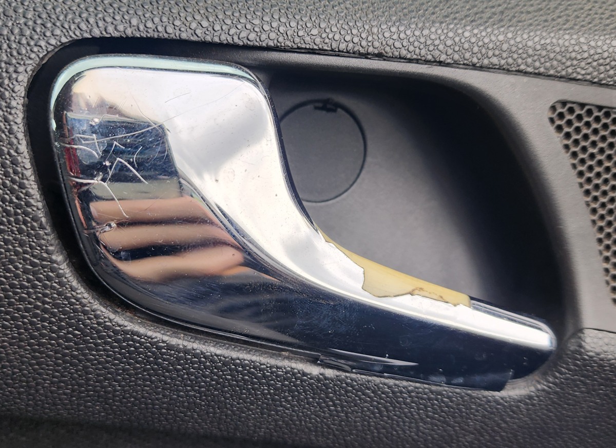 CORSA D LEFT FRONT INNER HANDLE