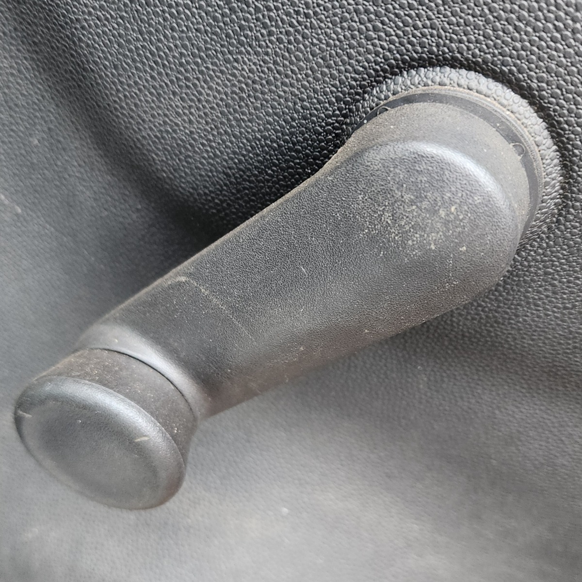 CORSA D RIGHT REAR WINDOW WINDER HANDLE