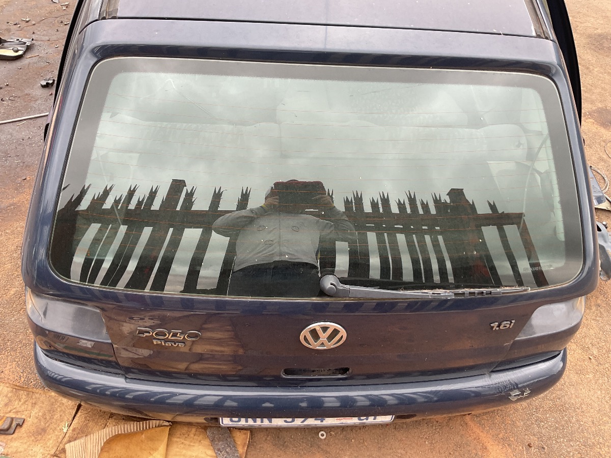POLO PLAYA REAR VIEW WINDOW