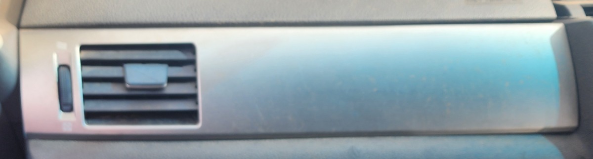 TIIDA LEFT DASH VENT WITH TRIM