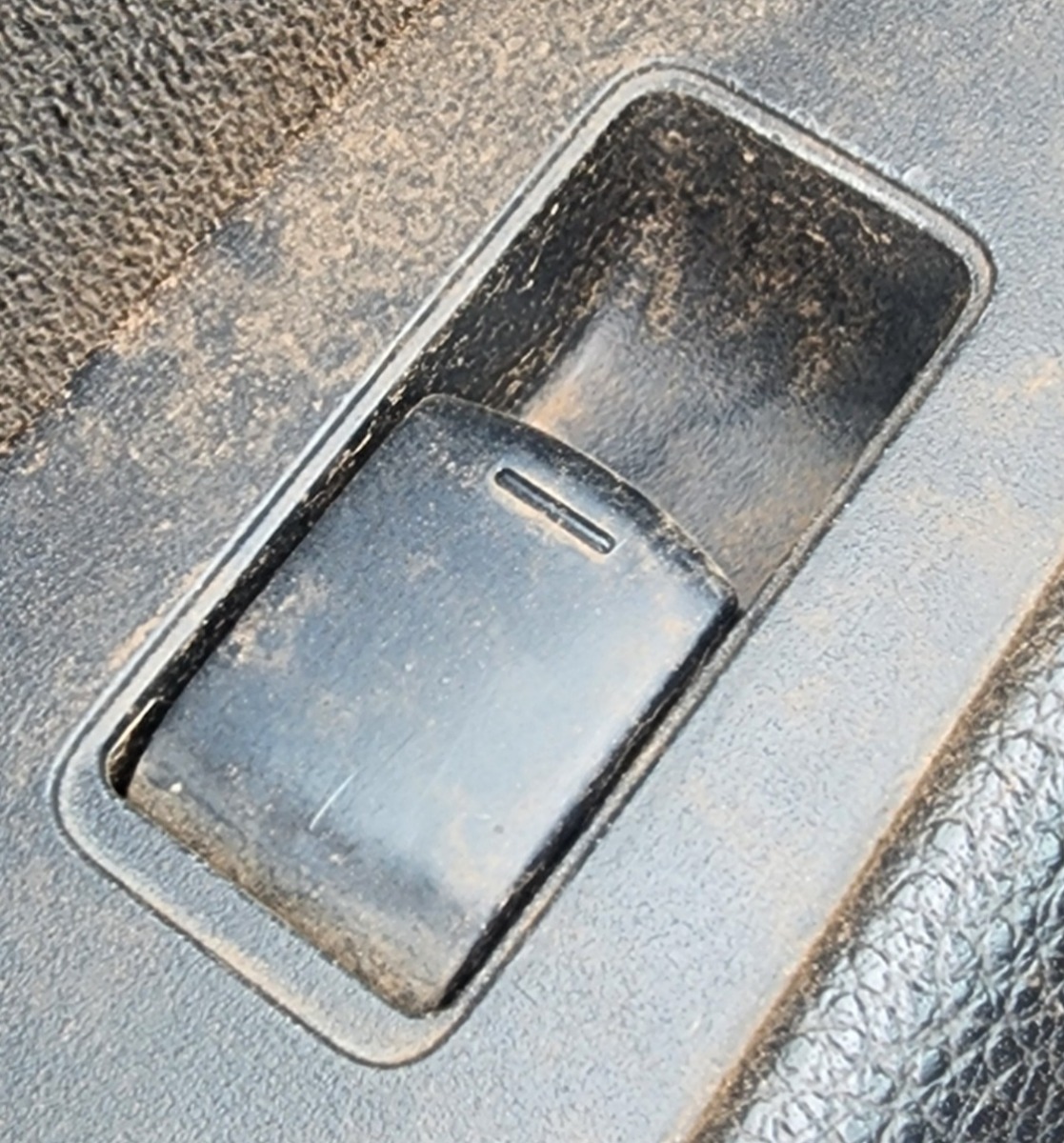 TIIDA LEFT REAR WINDOW SWITCH