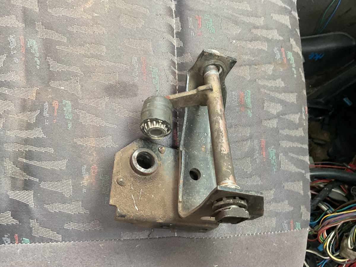 POLO PLAYA DOOR BRACKET