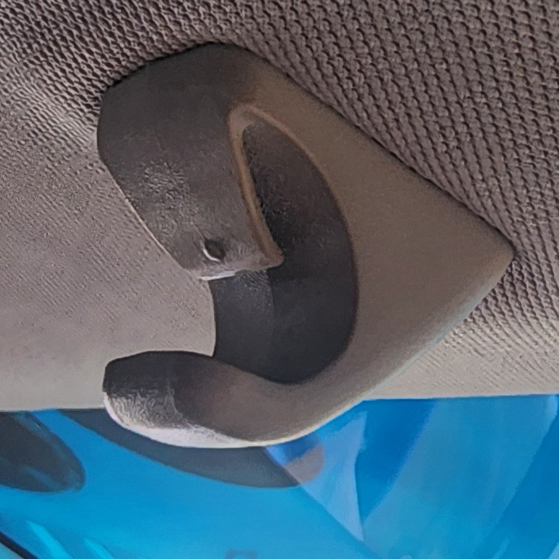 TIIDA LEFT SUNVISOR CLIP