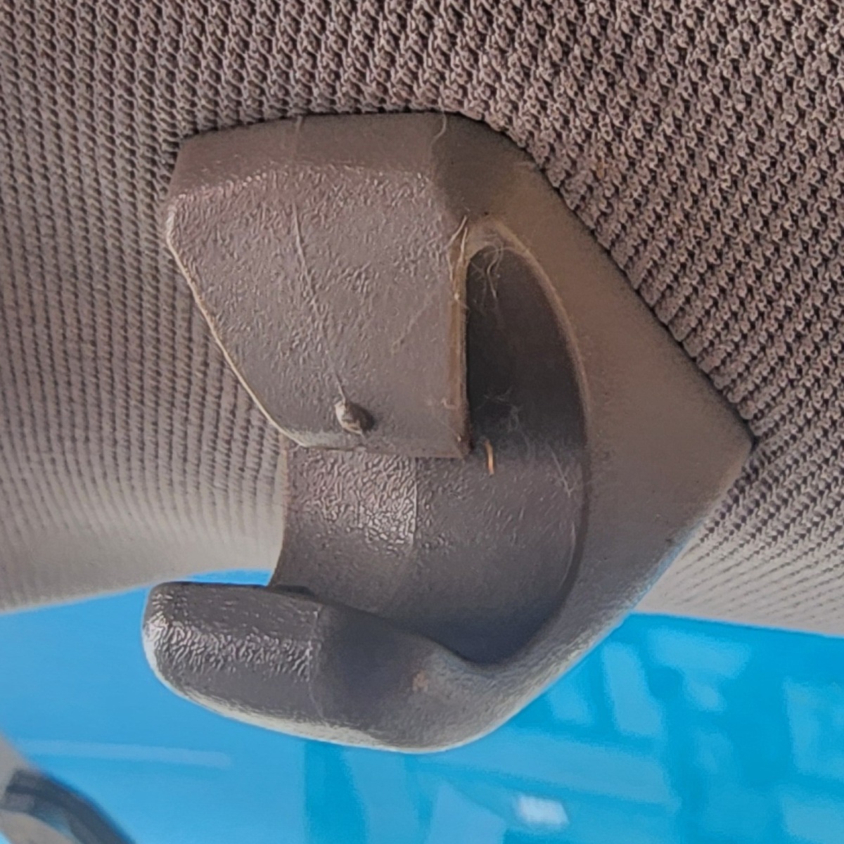 TIIDA RIGHT SUNVISOR CLIP