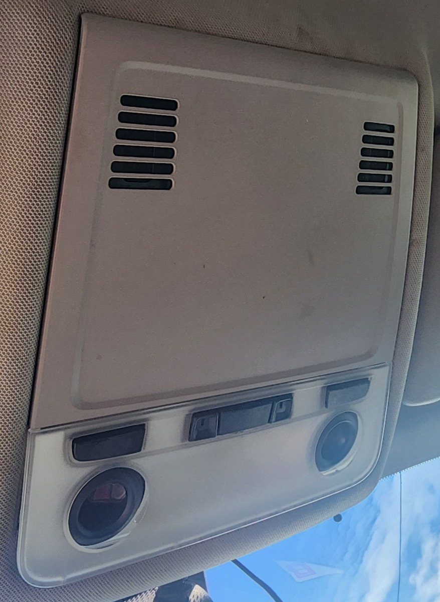 E90 DOME LIGHT