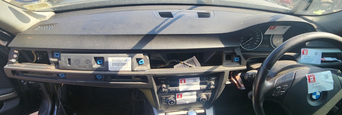 E90 DASH SKIN