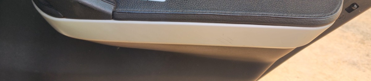 E90 RIGHT REAR DOOR TRIM
