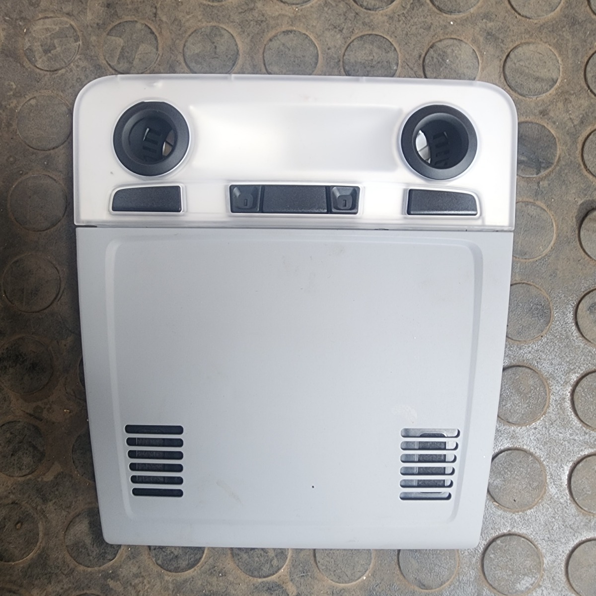 E81 FRONT DOME LIGHT