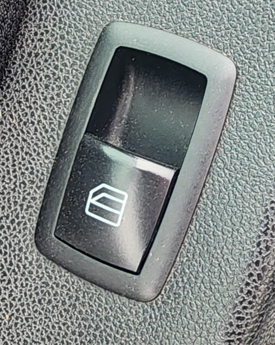 W169 LEFT FRONT WINDOW SWITCH