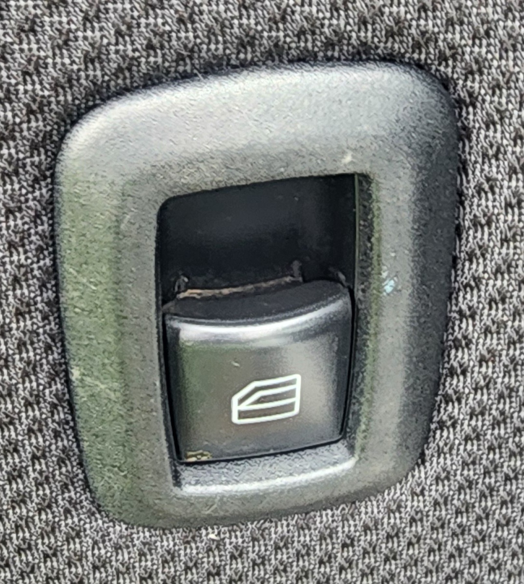 W169 LEFT REAR WINDOW SWITCH